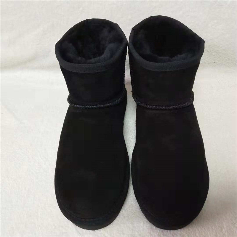 Black ankle-height snow boots, additional view