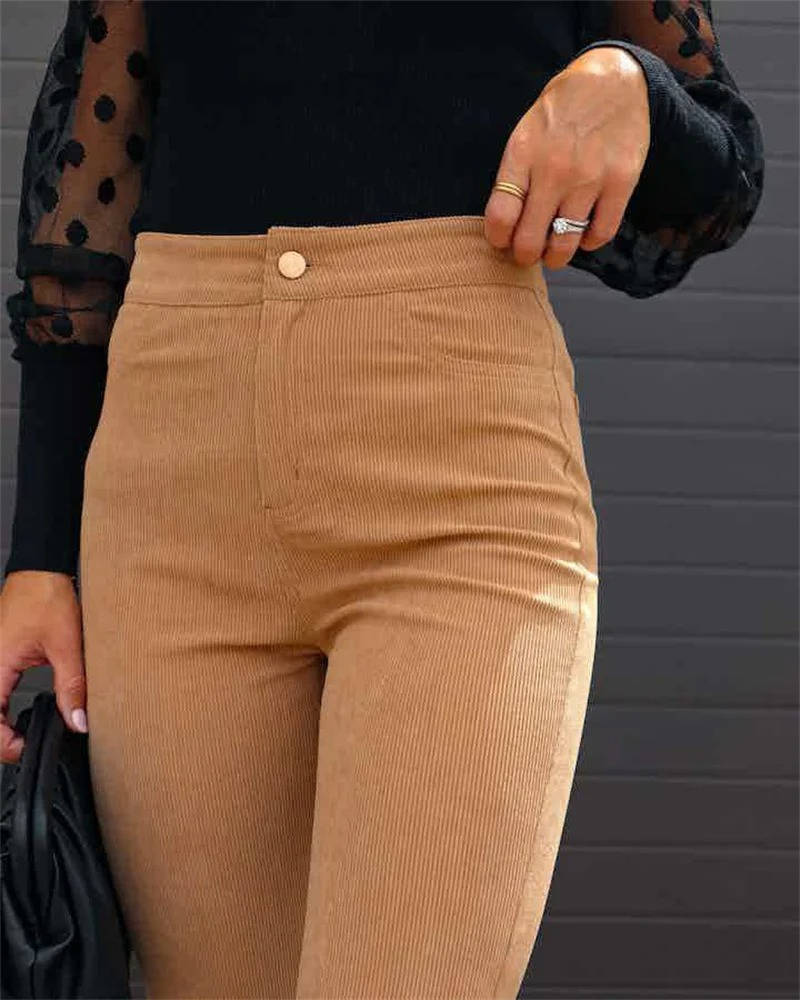 Georgia corduroy flare pants in khaki, waist detail