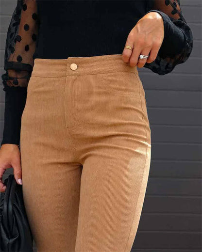 Georgia corduroy flare pants in khaki, waist detail