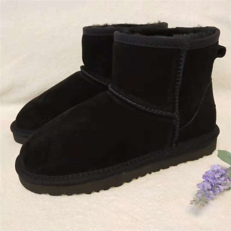 Black warm-lined ankle snow boots