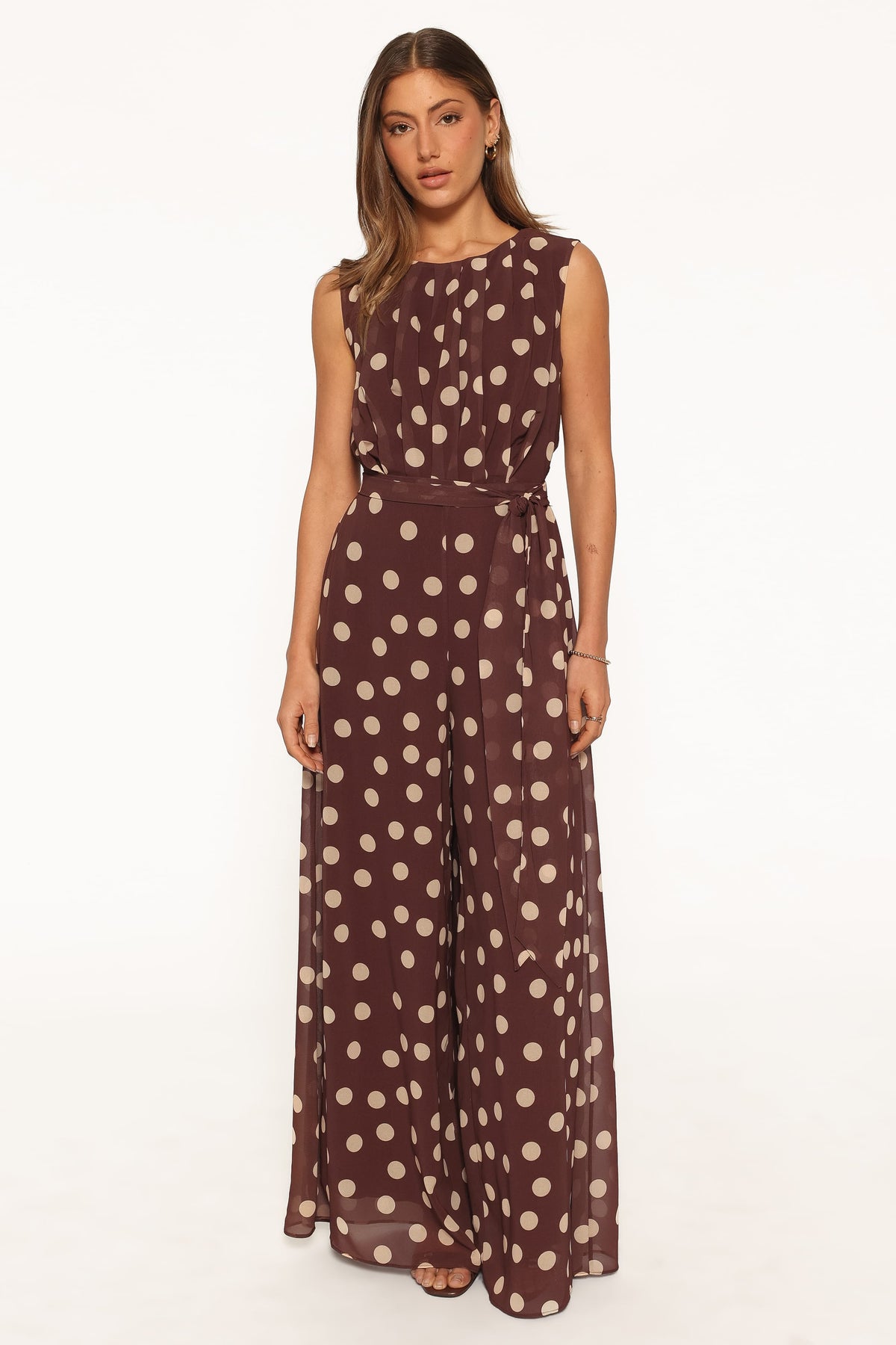 Chic Sleeveless Jumpsuit With Tie Waist And Brown Polka Dot Print 0