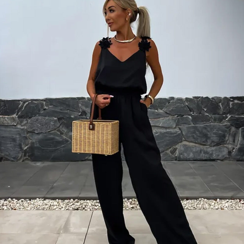 Chic Summer - Soft Breathable Jumpsuit with V-Neck and Flowy Silhouette 2