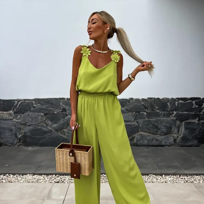 Chic Summer - Soft Breathable Jumpsuit with V-Neck and Flowy Silhouette 5
