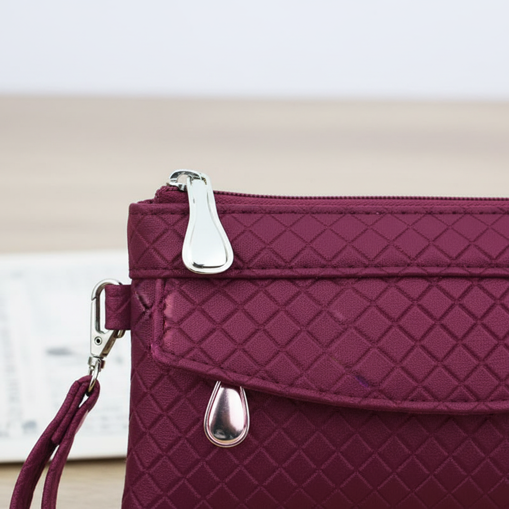 ElegantPurse - PU Leather Wallet with Phone Compartment & Zip Closure 3