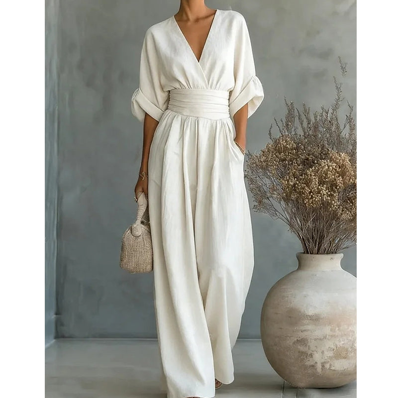 Elegant Jumpsuit with V-Neckline and Wide Legs for Chic Style 4