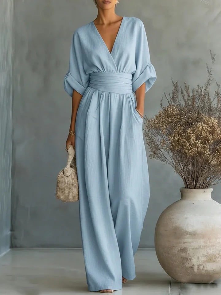 Elegant Jumpsuit with V-Neckline and Wide Legs for Chic Style 5