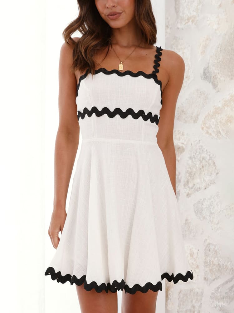 Elegant Mini Sundress - Lightweight Striped Design with Tailored Cut 2