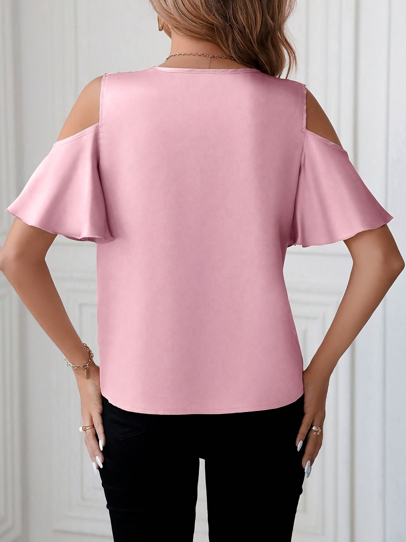 Elegant Off-the-Shoulder Blouse with Lace Details - Lightweight & Versatile 3
