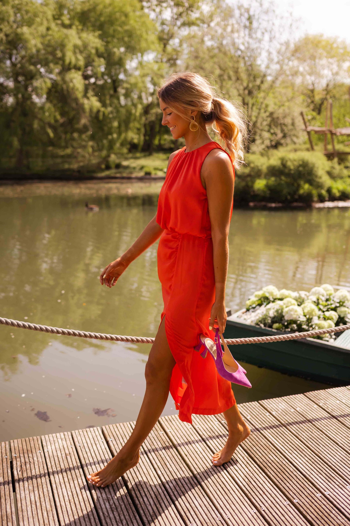 Elegant Sleeveless Midi Dress - Soft Fabric, High Neckline, Side Slit, Perfect for Summer Parties and Cocktail Events 3