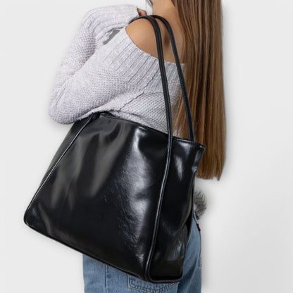 Freydis Handbag Spacious Minimalist Design with Comfortable Shoulder Straps 3