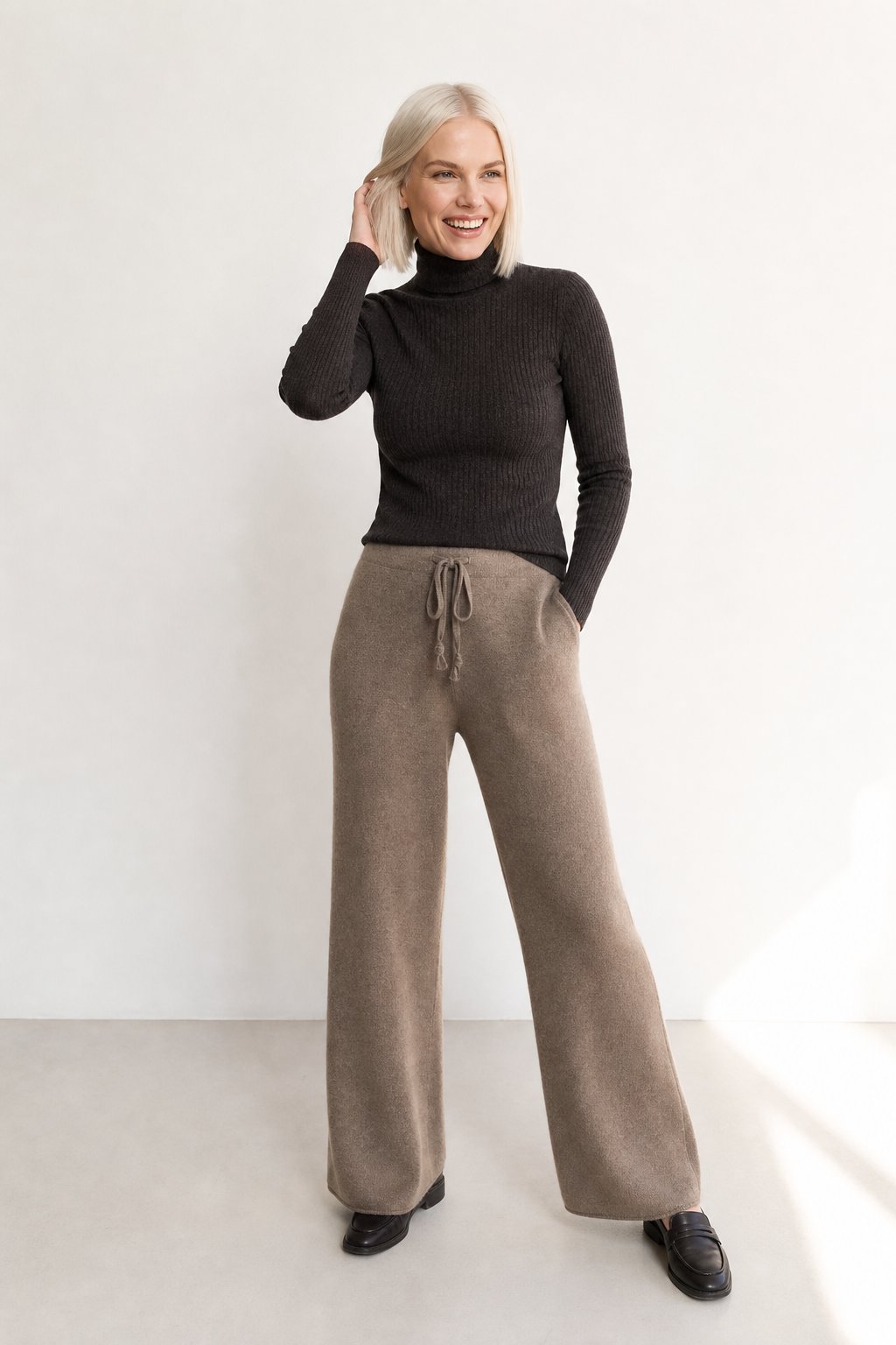Hässleholm Sweats High-Waist Loose Fit Pants with Adjustable Elastic Waist and Warm Fabric Blend 1