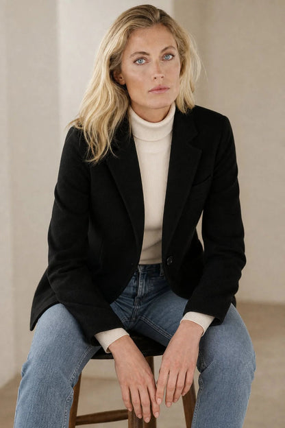 Johanna - Wool Blend Blazer with Tailored Relaxed Fit & Structured Shoulders 3