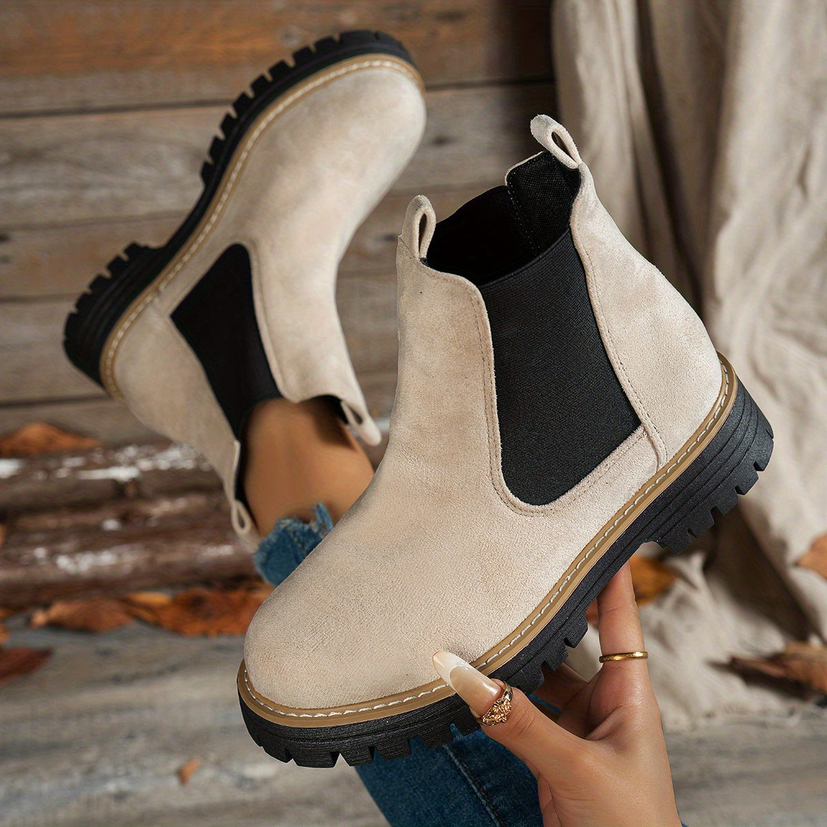 Mehetabel - Chelsea Platform Ankle Boots with Lug Sole and Slip-On Design 5