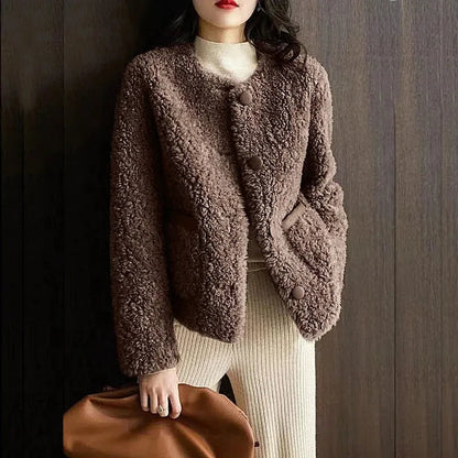 Røldal - Plush Faux Lamb Winter Coat with Mid-Length Design & Spacious Pockets 6