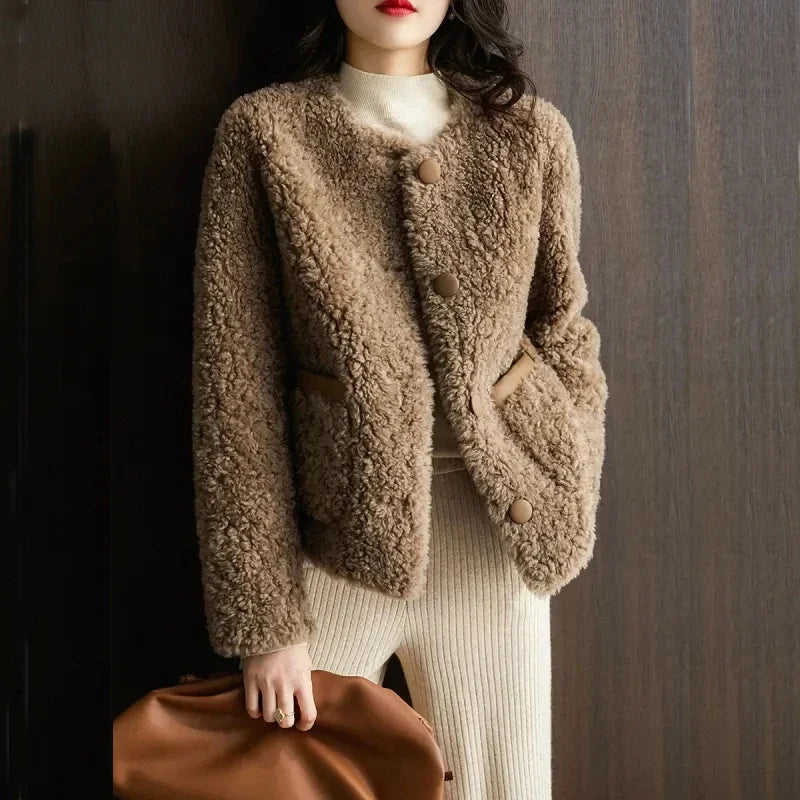 Røldal - Plush Faux Lamb Winter Coat with Mid-Length Design & Spacious Pockets 8