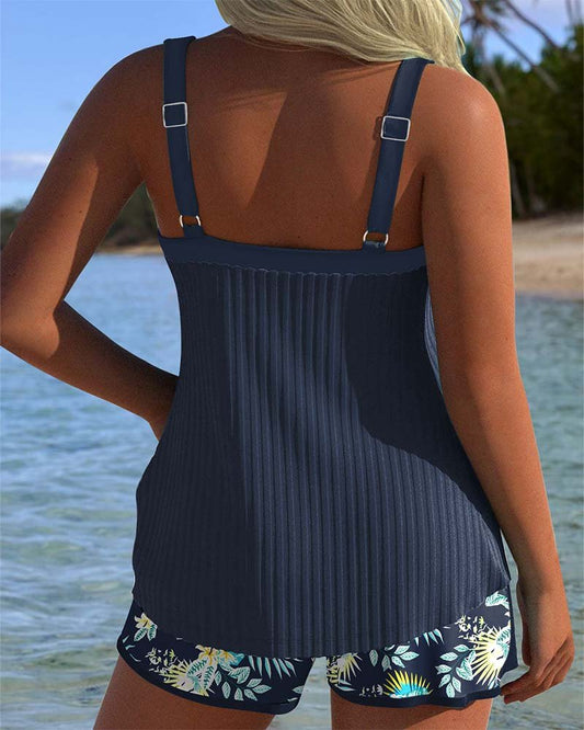 Stylish Striped Ribbed Tankini Set with Beach Shorts - Comfortable Swimwear 1