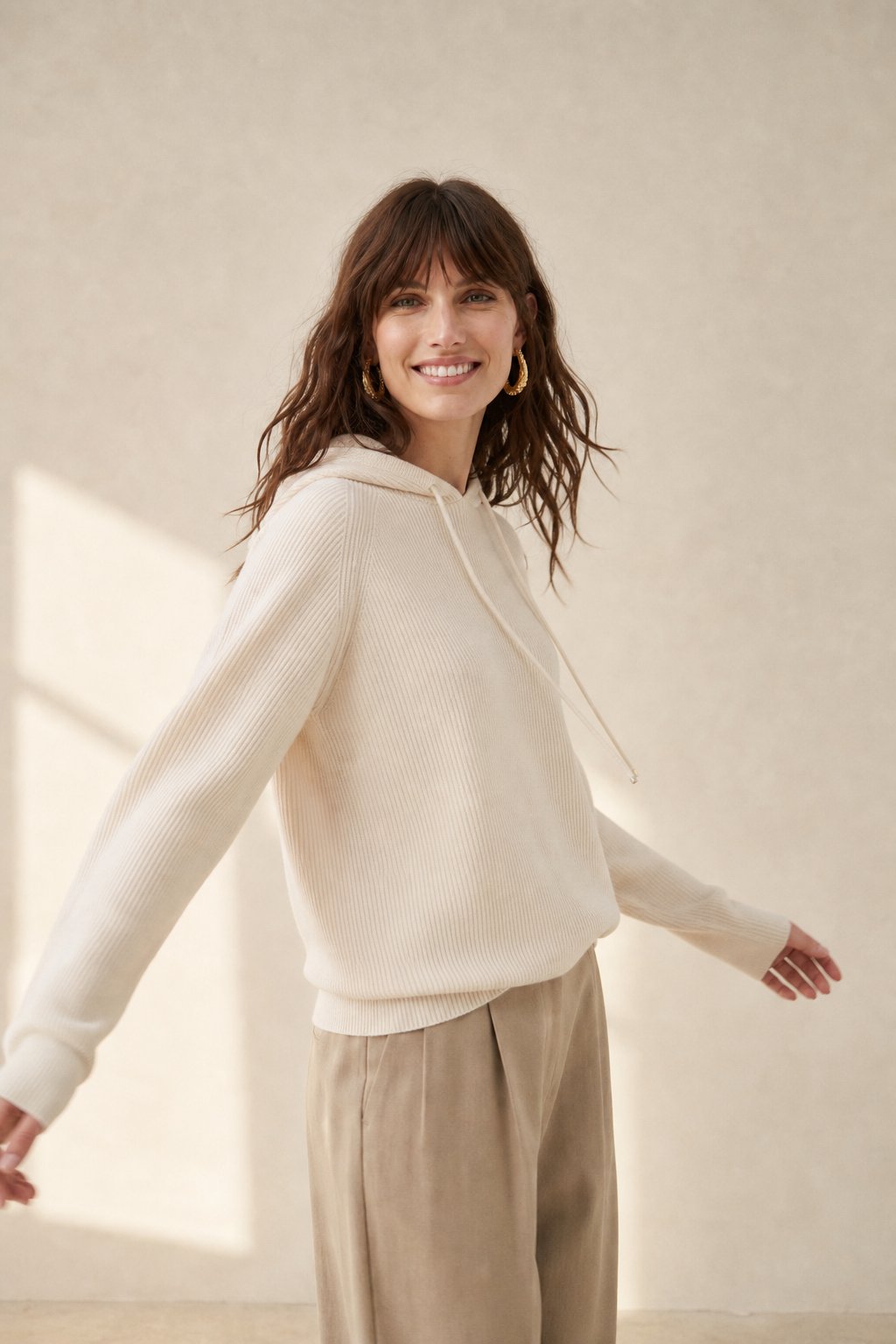 UrbanEase Classic Hoodie - Cashmere-Merino Wool Blend for Cozy Comfort 5